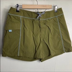 Patagonia size 12 Nylon shorts green w/blue trim